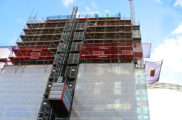 construction hoist specialist